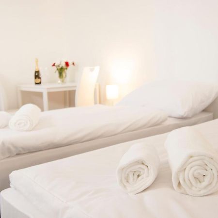 Hotel Blue Apartment ブラチスラヴァ エクステリア 写真