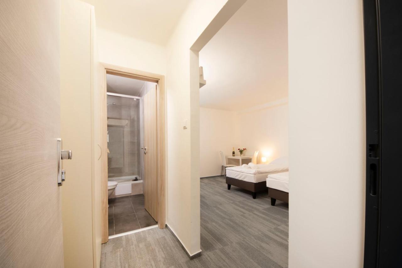 Hotel Blue Apartment ブラチスラヴァ エクステリア 写真